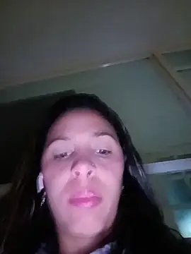 Snapshot of kiki_milu chatting on June 2026 01:43:02 AM kiki milu online show from June 2026 01:43:02 AM