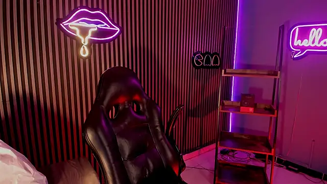 Maximoking26 online show from March 2026 11:37:01 PM