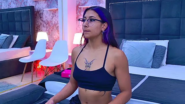 Raven Gloomy online show from April 2026 12:45:02 PM