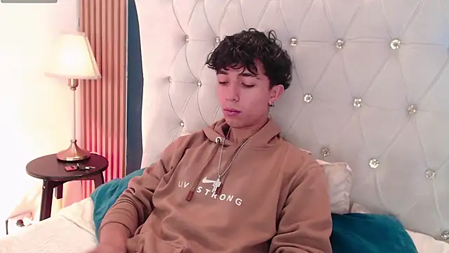 Snapshot of Aiden_Rivers_ chatting on June 2026 01:06:02 PM Aiden Rivers online show from June 2026 01:06:02 PM