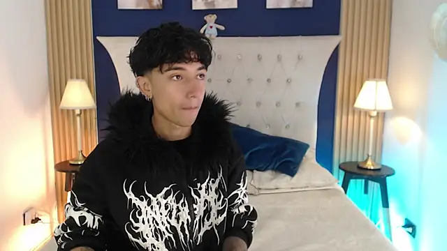 Snapshot of Aiden_Rivers_ chatting on July 2026 01:13:02 PM Aiden Rivers online show from July 2026 01:13:02 PM