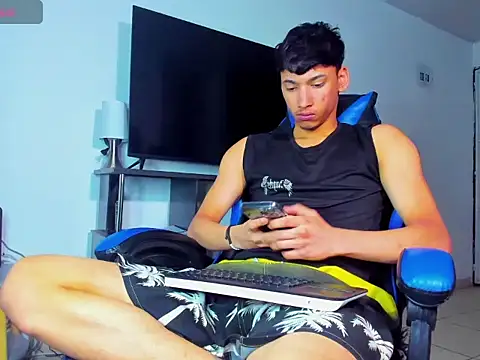 Lyam Russo online show from April 2026 07:59:02 AM