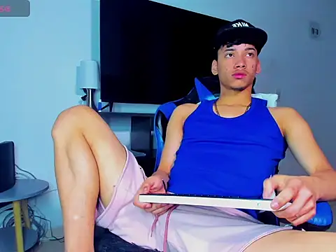 Lyam Russo online show from April 2026 05:44:02 AM