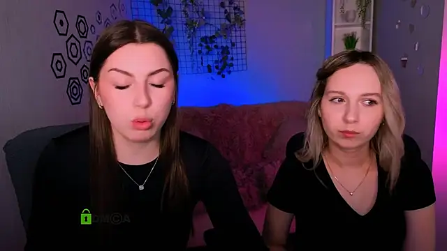 Snapshot of amalialowell chatting on March 2026 08:08:02 PM amalialowell online show from March 2026 08:08:02 PM