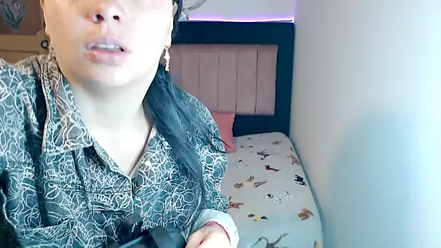 MARYXS1 online show from February 2026 12:34:02 PM