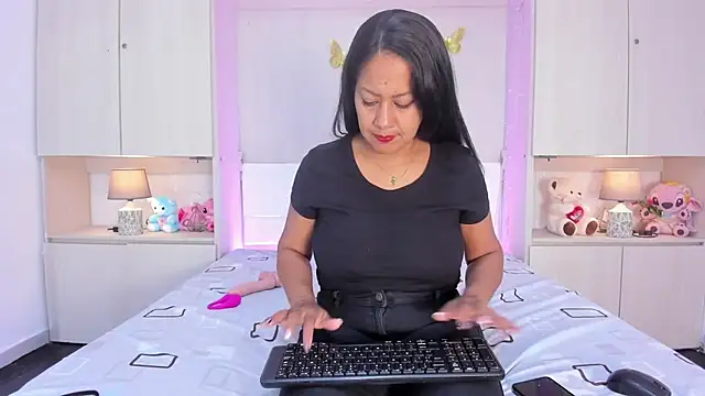 AllieBennet online show from June 2026 04:27:02 PM