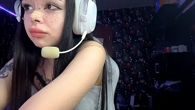 Luna Sohotti online show from March 2026 03:29:01 PM