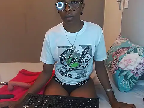 ChocoSlenderXXX online show from February 2026 06:18:01 PM