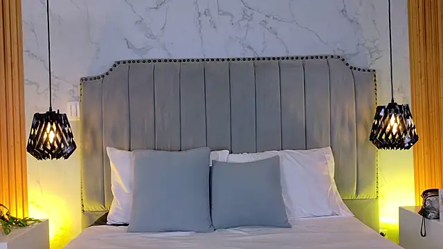 AnnaLoren  online show from April 2026 12:14:02 PM