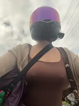 aleessiia online show from April 2026 01:14:02 PM