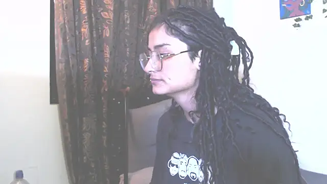 Snapshot of Lili__Clan chatting on July 2026 03:44:01 AM Lili Clan online show from July 2026 03:44:01 AM