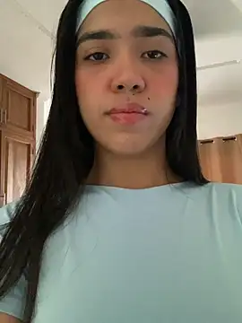 Snapshot of Lily_em chatting on July 2026 12:35:01 PM Lily em online show from July 2026 12:35:01 PM