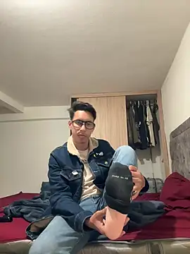 Snapshot of Jack_Frostt chatting on February 2026 03:35:02 AM Jack Frostt online show from February 2026 03:35:02 AM