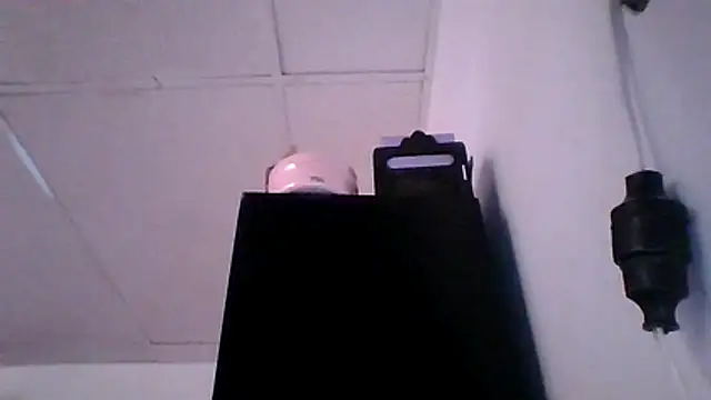 pocahontas hotty online show from April 2026 06:05:01 PM