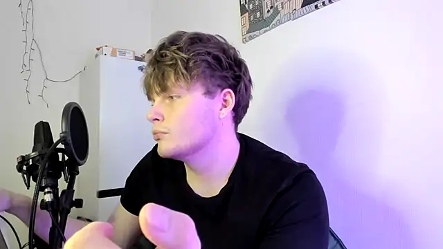  hetero online show from February 2026 04:18:01 PM