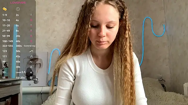 Snapshot of VictoriaDeese chatting on June 2026 03:33:01 AM VictoriaDeese online show from June 2026 03:33:01 AM