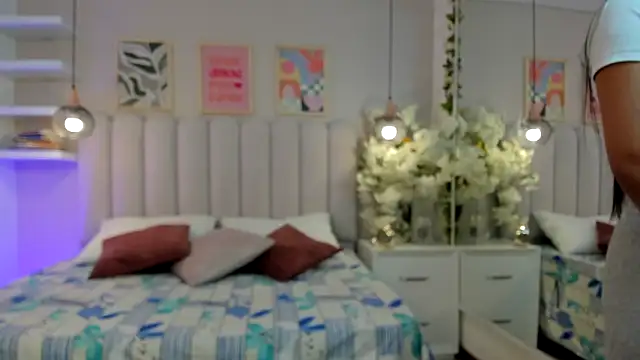 Mia Bailey  online show from March 2026 03:01:02 AM