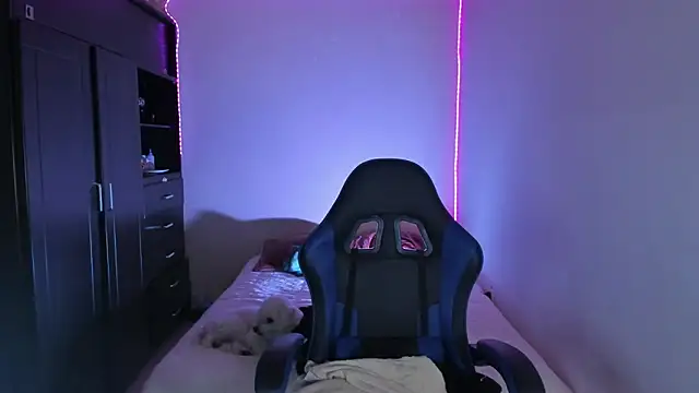 saradiazxxx online show from April 2026 06:18:01 AM