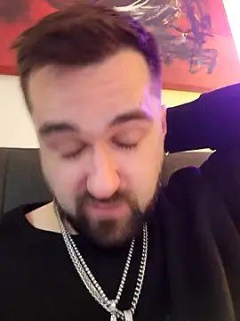 LargeLith online show from April 2026 09:27:01 PM