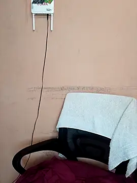 indianstrawberrylips4u online show from April 2026 05:24:02 AM