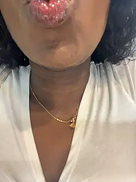 ZarahFerreira online show from April 2026 11:06:01 PM