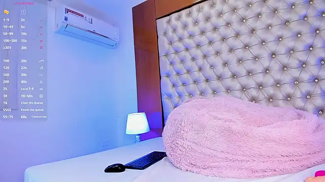 IsabellaaLux  online show from March 2026 07:53:01 PM