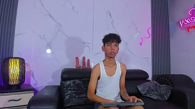 Spicy guys online show from May 2026 01:18:02 PM