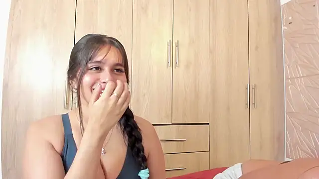 Tifqueen online show from April 2026 03:30:02 PM