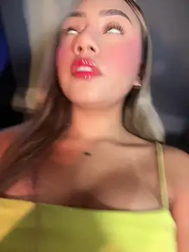 Dulce Sofi  online show from April 2026 10:37:02 PM