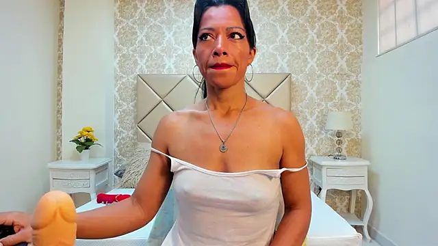 Snapshot of FernandaAvilax chatting on June 2026 05:04:02 PM FernandaAvilax online show from June 2026 05:04:02 PM
