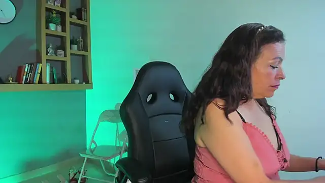 Ivonne 4 online show from July 2026 01:34:02 PM