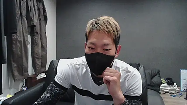 ryuaaaaa online show from April 2026 06:25:01 AM