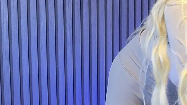 KarmaArms online show from April 2026 12:02:01 PM