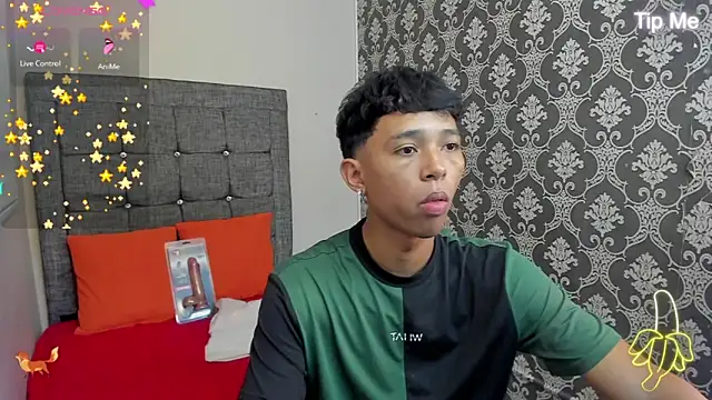 Snapshot of Little_Twink19x chatting on June 2026 07:59:01 PM Little Twink19x online show from June 2026 07:59:01 PM