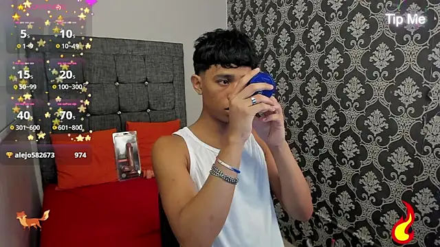 Snapshot of Little_Twink19x chatting on June 2026 08:00:01 PM Little Twink19x online show from June 2026 08:00:01 PM