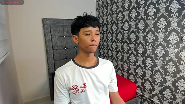 Snapshot of Little_Twink19x chatting on July 2026 07:46:01 PM Little Twink19x online show from July 2026 07:46:01 PM