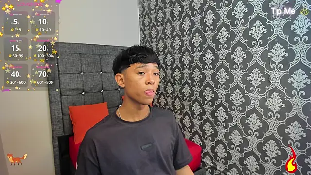 Snapshot of Little_Twink19x chatting on July 2026 07:27:01 PM Little Twink19x online show from July 2026 07:27:01 PM