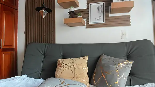 Jeremy wallker online show from April 2026 08:28:02 PM