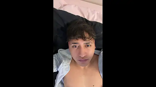 Alejandroml2 online show from March 2026 12:06:01 AM