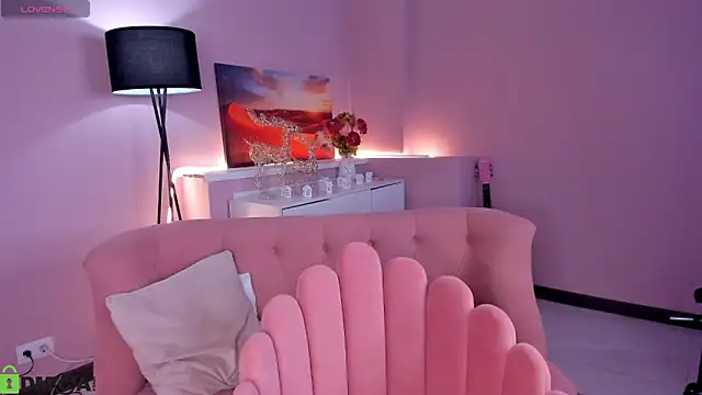 taticamomile online show from April 2026 12:43:02 PM