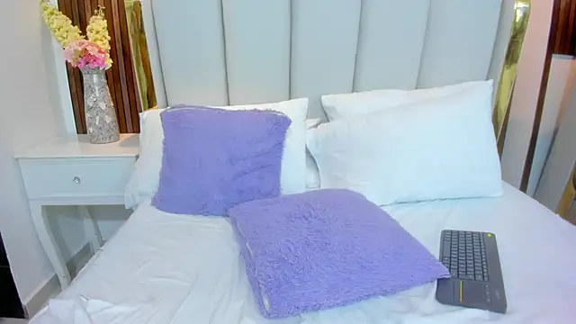 Sophia Joness  online show from March 2026 04:06:02 AM