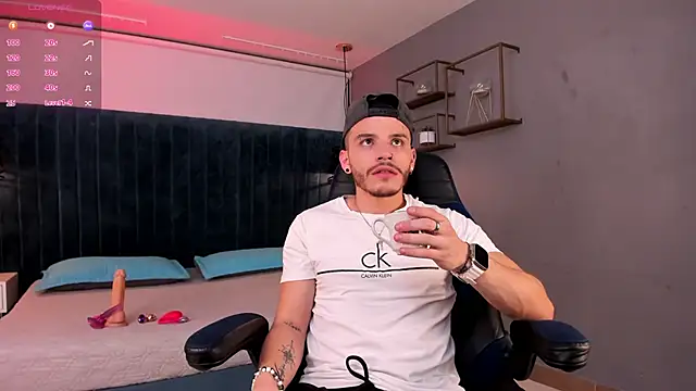 liam es online show from March 2026 02:39:01 AM