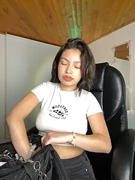 Mady Pink online show from April 2026 04:12:02 AM