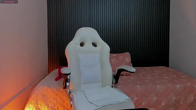 karola cute  online show from April 2026 10:21:02 AM