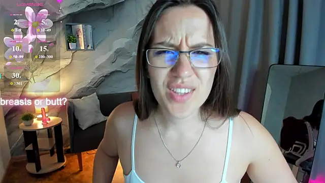 Snapshot of asti_bubbles chatting on June 2026 01:33:01 AM asti bubbles online show from June 2026 01:33:01 AM