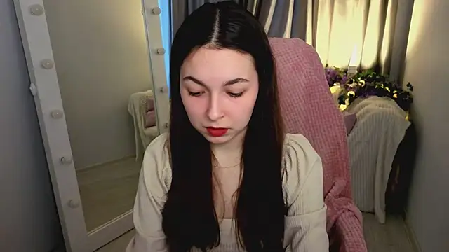 BellaThery online show from April 2026 05:05:01 AM