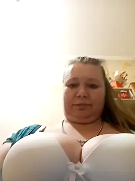 KiraStanton online show from April 2026 06:58:02 PM