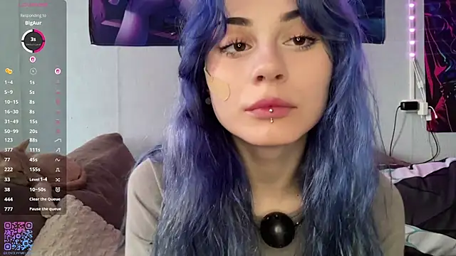 Snapshot of Emmibrilson chatting on June 2026 01:09:02 PM Emmibrilson online show from June 2026 01:09:02 PM