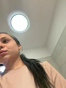 Snapshot of Olivia_Noor chatting on June 2026 03:11:02 PM Olivia Noor online show from June 2026 03:11:02 PM