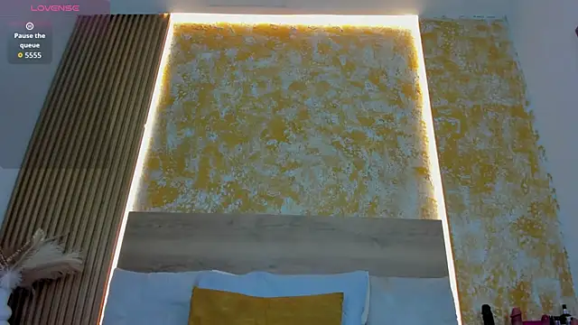 julietta pink online show from March 2026 11:32:01 AM